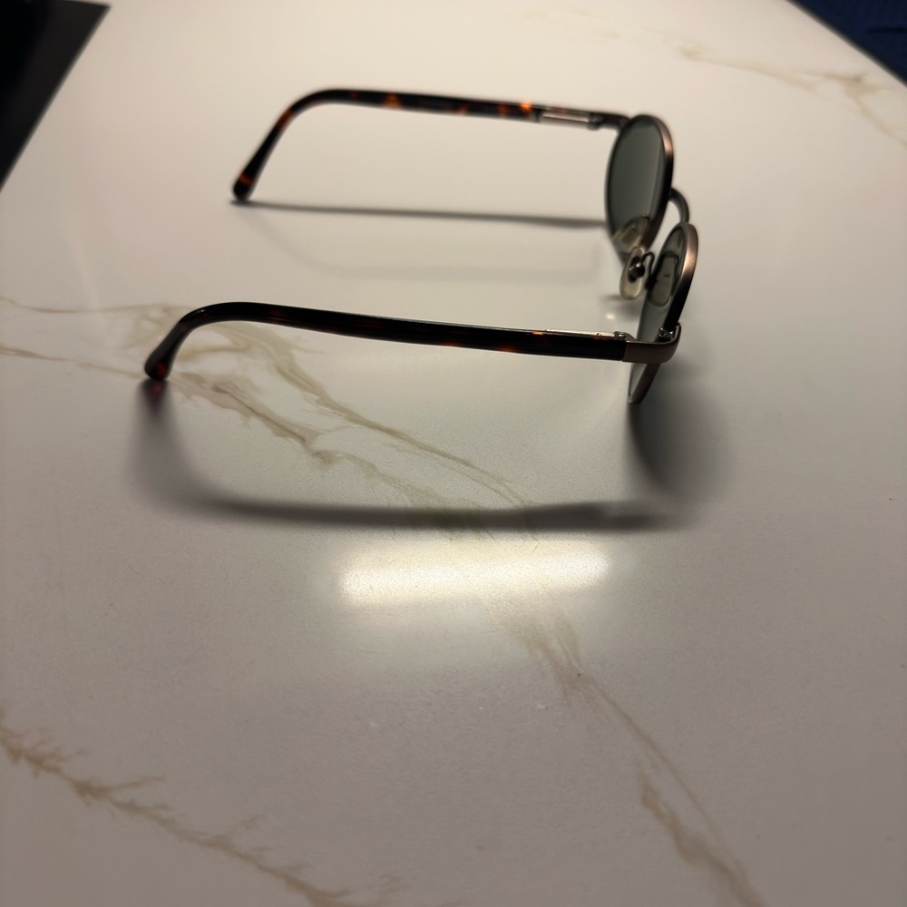 Fossil Hawk Gold and Black Round Sunglasses - Picture 3 of 4